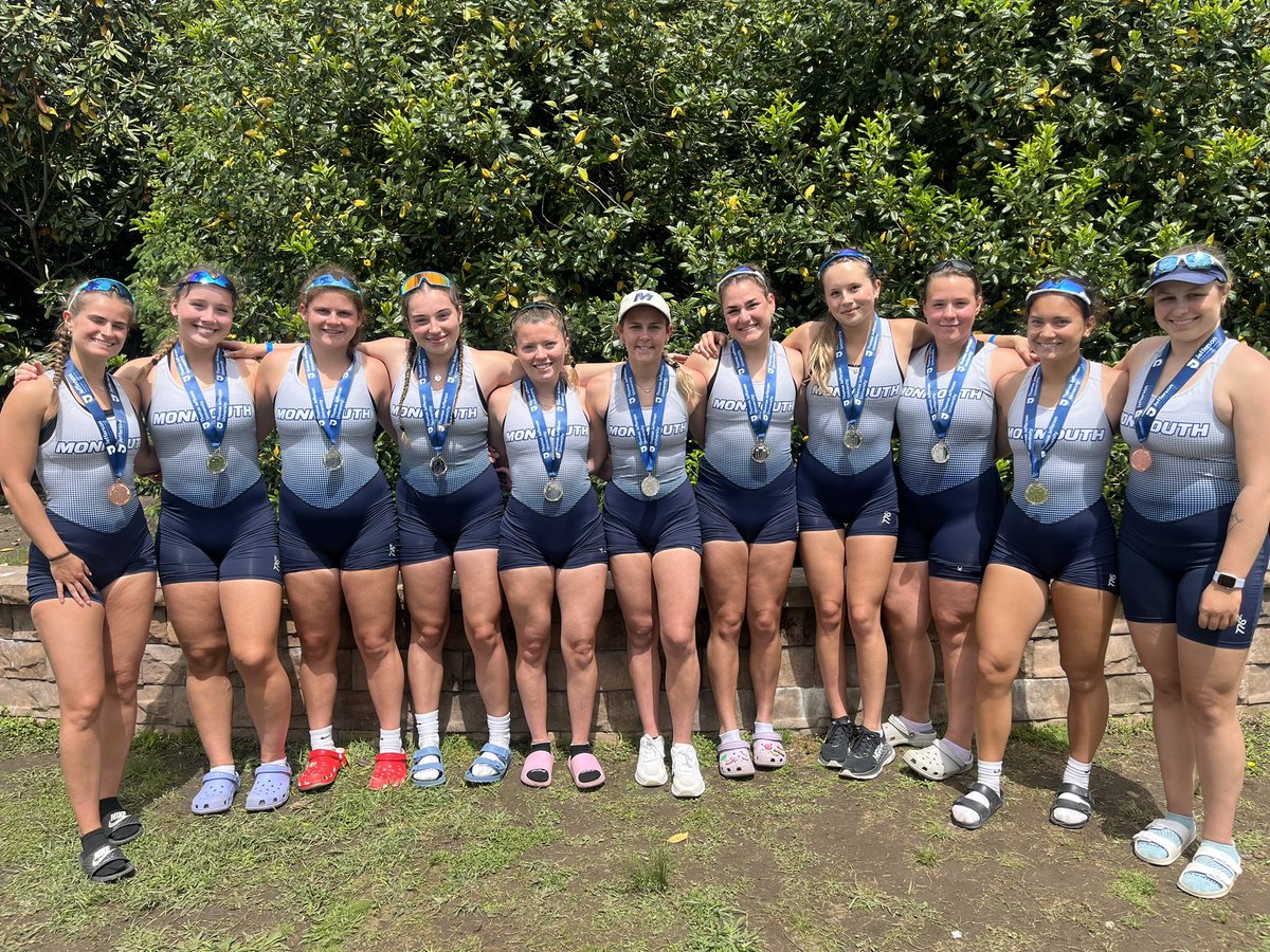 The first Dad Vail Regatta medals in program history for @MonmouthRowing Congratulations to the Freshman 8+ for taking second place and the Varsity Pair on their third place effort! #FlyHawks 🥈🥉