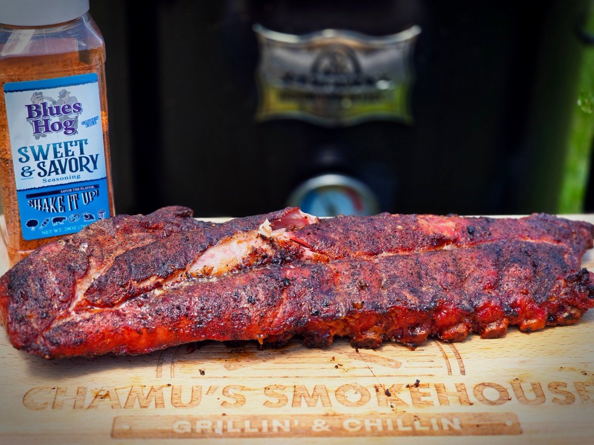 Weekend vibes. Nothing like smoking on Saturday in the sun.  #insanecanposee #BBQ #carne #chamu_smokehouse #pitmaster #smoker #style #instagood #instafood #foodphotography #foodporn #food #foodblogger #foodpics #hungry #tasty #ribs #sun