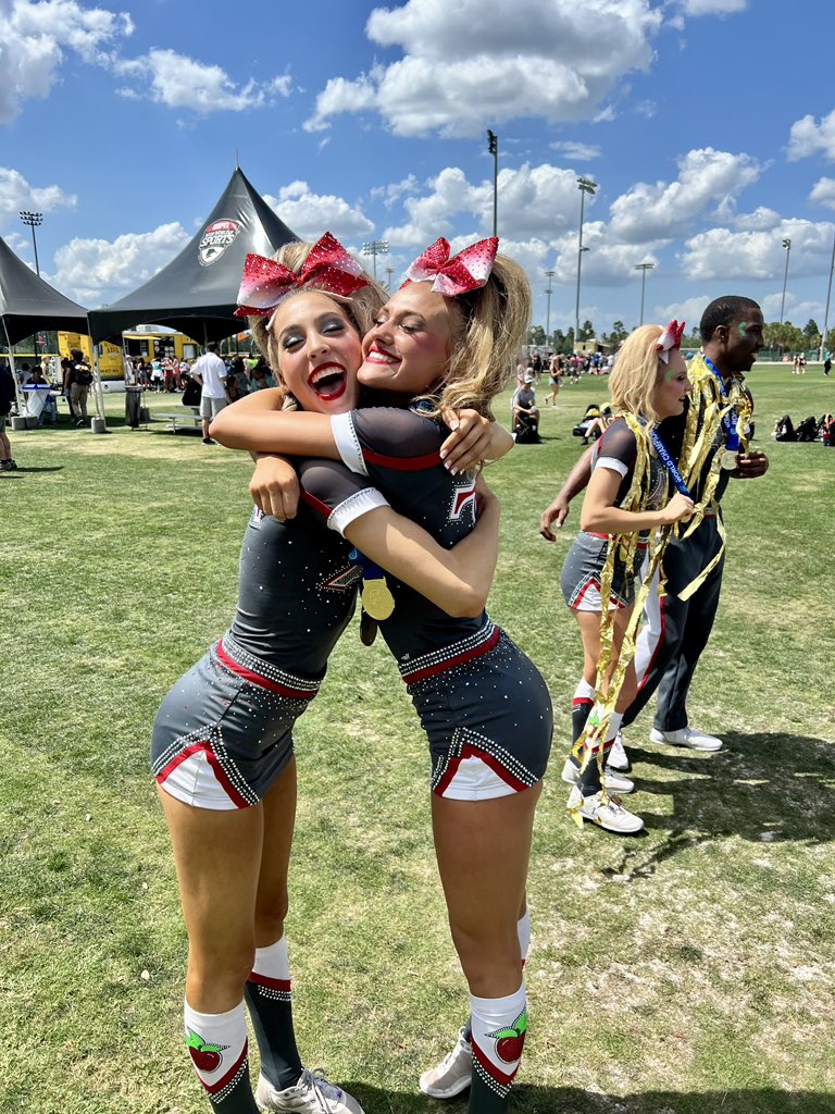 sierrakeatts's tweet photo. So happy I got to be apart of such an amazing legacy❤️ #AE4L https://t.co/7uAILSmV97
