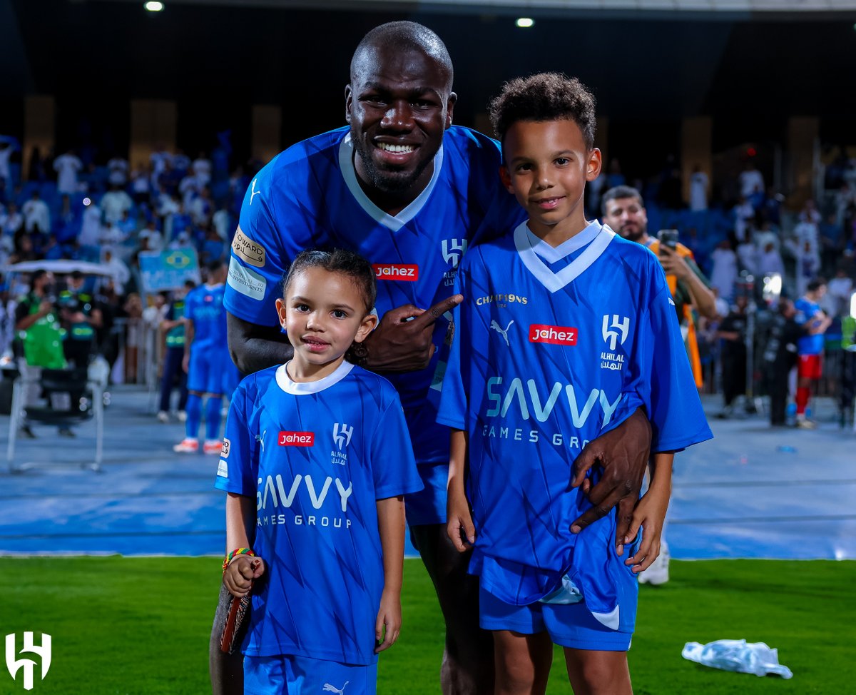 Alhilal_FC's tweet photo. .. وينشأ ناشئ الفتيـان منّـا 💙
على ما كـان عـوّده أبـوه 🏆

#الهلال_بطل_الدوري https://t.co/ORCwvPo9Wm