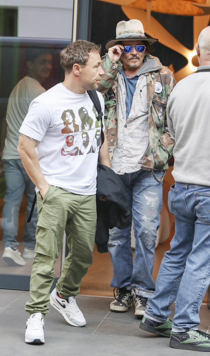 CakesSake's tweet image. These men are pirates, don’t let the clothes fool you! #POTC #JohnnyDepp #NoJohnnyNoPirates 🏴‍☠️🏴‍☠️🏴‍☠️