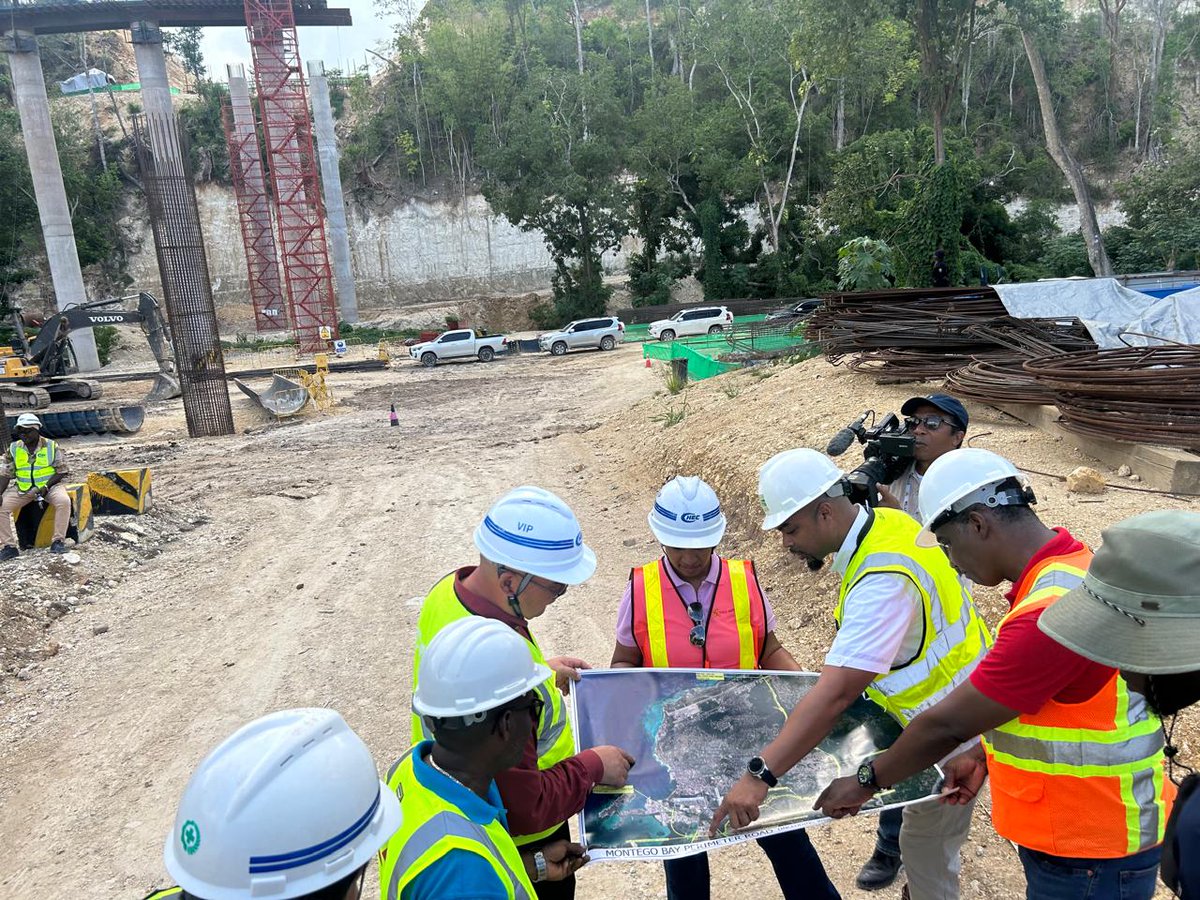 On site yesterday at the New Montego River Bridge in Montego Bay, #Jamaica . As part of the project delivery strategy, the team completed the bridge foundation well ahead of the rainy season. Can't wait to launch the bridge girders. Stay tuned !🇯🇲 #MBPRP