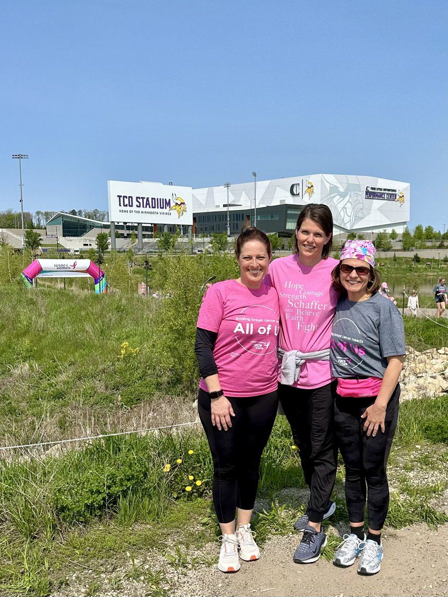 Such an honor to host the @SusanGKomen event this morning at @raceforthecure. Thanks to all who support this wonderful cause! 🩷 #giveahootaboutyourhoots 🦉💕