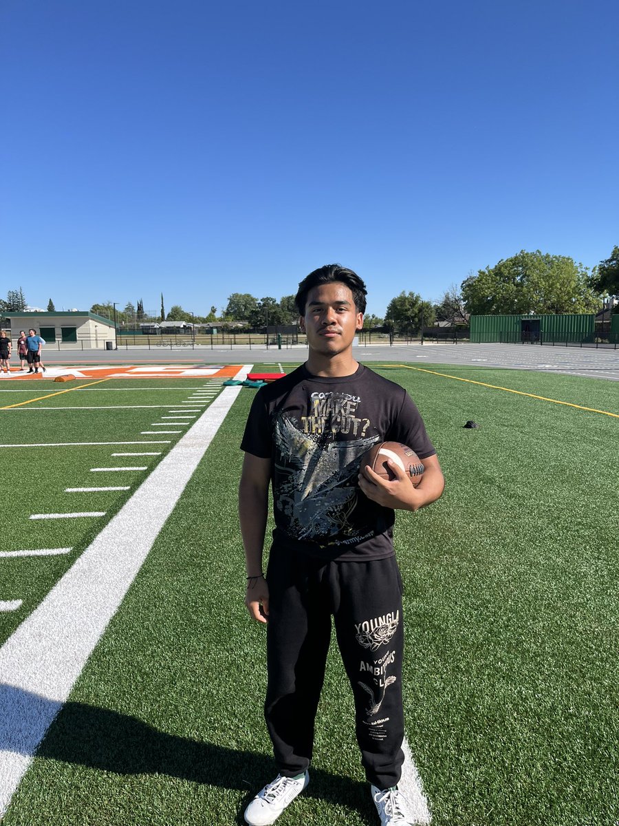 Cesar Granados. Keep your 👀 on him in the 2026 class at Mesa Verde. Pulled up to varsity in last season’s final game. High IQ, versatile, strong as heck. Plans to work in the medical field someday, too