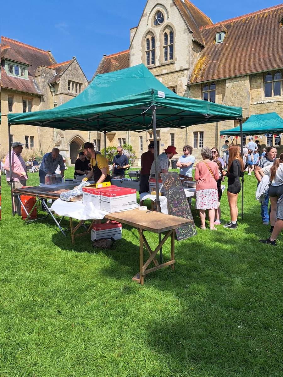 HumphreySouther's tweet photo. The One and Only! Cuddesdon Fete - beyond doubt the finest in any Theological College in Christendom. In fact, probably the best fete in the world. This year with warm sunshine! https://t.co/1ggl4MIgop