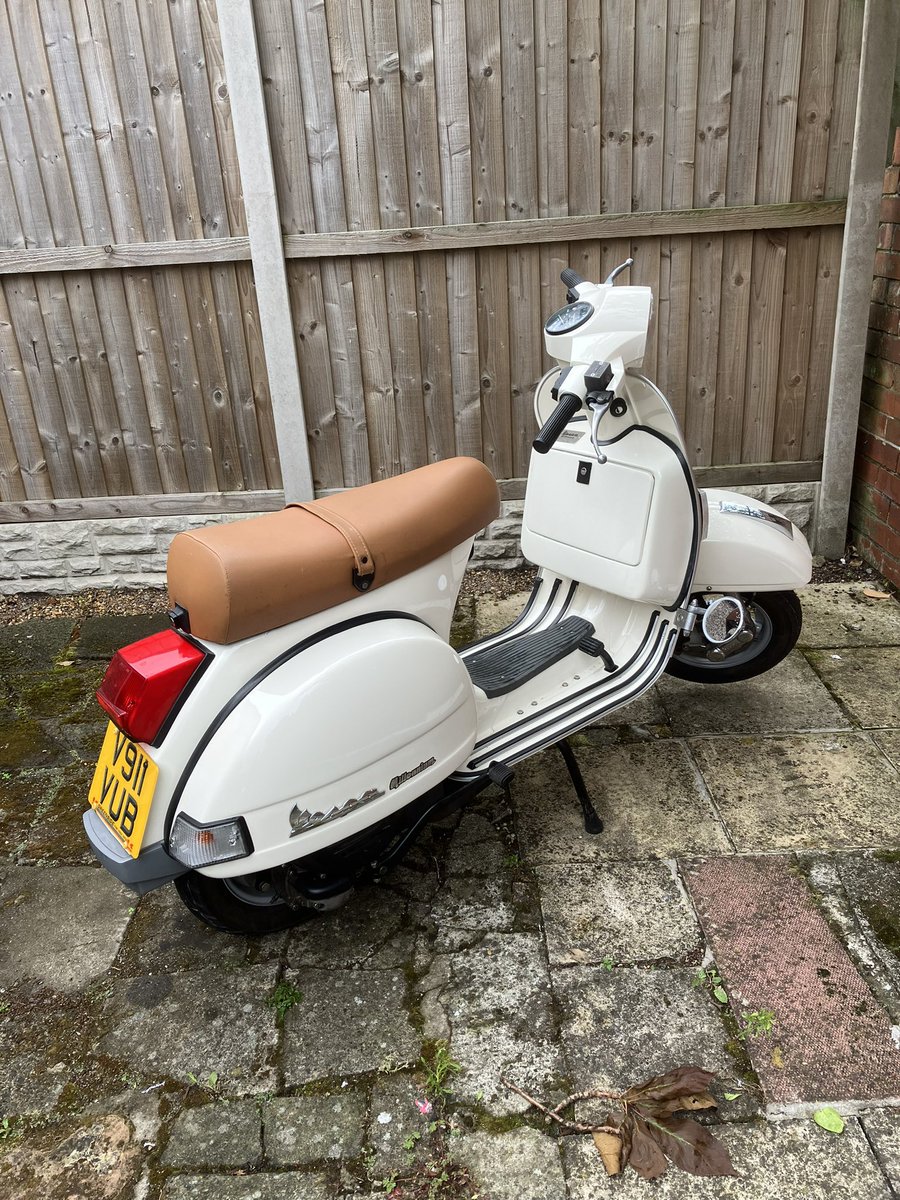 7clarkyred's tweet image. Picked the Vespa up this morning,I only took it steady when I took it cos front brake kept sticking on a bit,anyhow I opened it up on Preston rd coming home,got to say I was well impressed😍 #millenium #only400evermade 😎