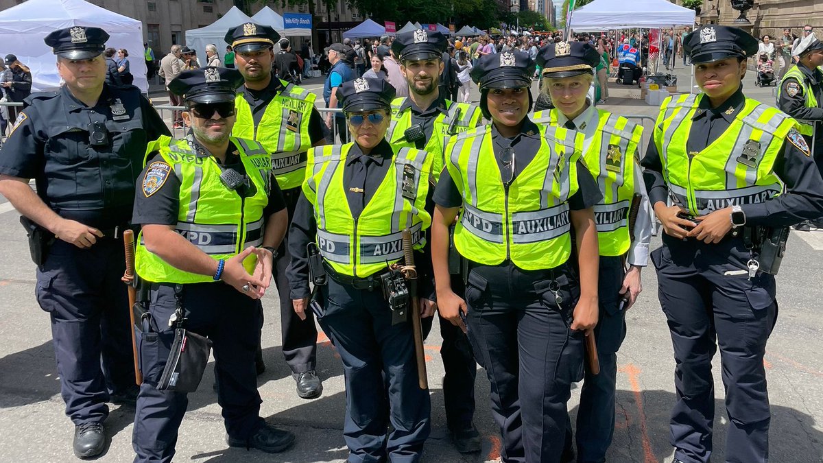 NYPDauxiliary's tweet photo. Our @NYPD20Pct Auxiliary Officers keeping the peace and spreading cheer at the 3rd Annual Japan Parade and Street Fair on CPW West! 🇯🇵 #NYPDCommunity https://t.co/bbhLILrz9l