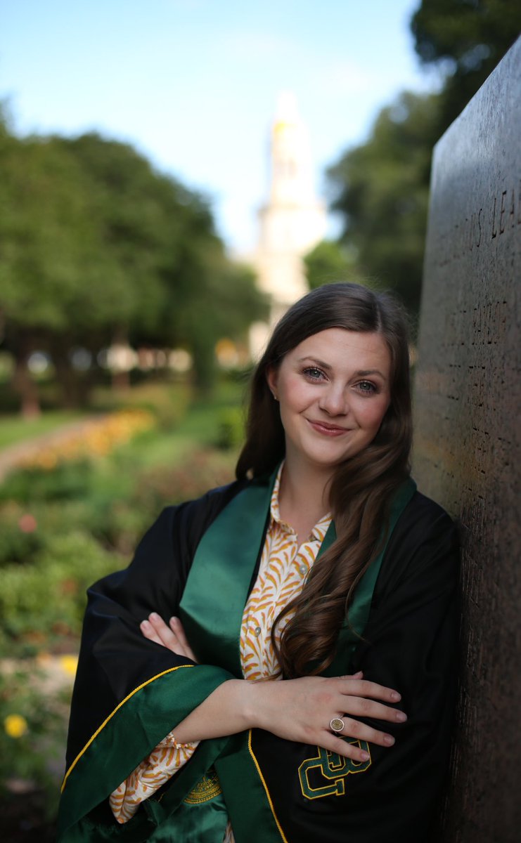 hndunham's tweet photo. Congratulations, Lauren!! I’m so proud of you! #BaylorGrad #SicEm https://t.co/TcLTAGkO9o