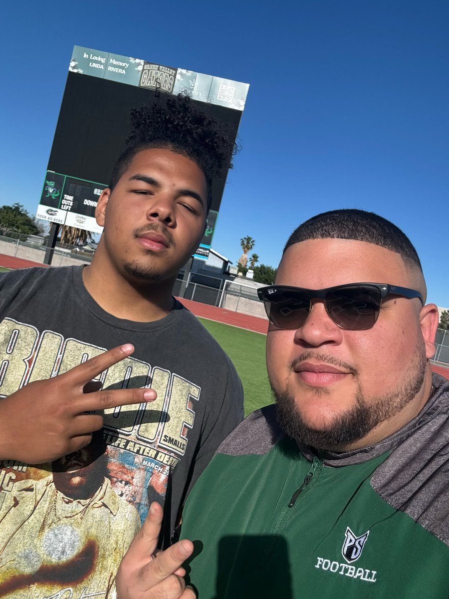 AC Patterson (@coachapatterson) on Twitter photo My trip to Vegas was a major success. Best part was seeing our 3 signees <a href="/Tyrese2Smith/">Tyrese Smith 〽️</a> <a href="/mari21xx/">DaMari washington</a> and <a href="/Herbert_ware56/">herbert ware</a> can’t wait for these ballers to Join us this season!!!
#GoViks 🟢⚫️🖖🏽 My trip to Vegas was a major success. Best part was seeing our 3 signees <a href="/Tyrese2Smith/">Tyrese Smith 〽️</a> <a href="/mari21xx/">DaMari washington</a> and <a href="/Herbert_ware56/">herbert ware</a> can’t wait for these ballers to Join us this season!!!
#GoViks 🟢⚫️🖖🏽