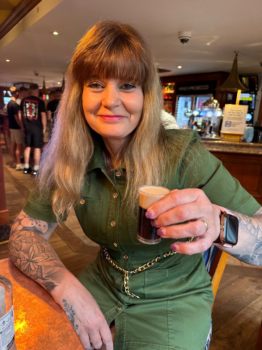Thank you to whoever just sent us a baby Guinness I love you😍😍😍😍 Table 3 The Bell Hotel Norwich will I be walking out🤣🤣🤣