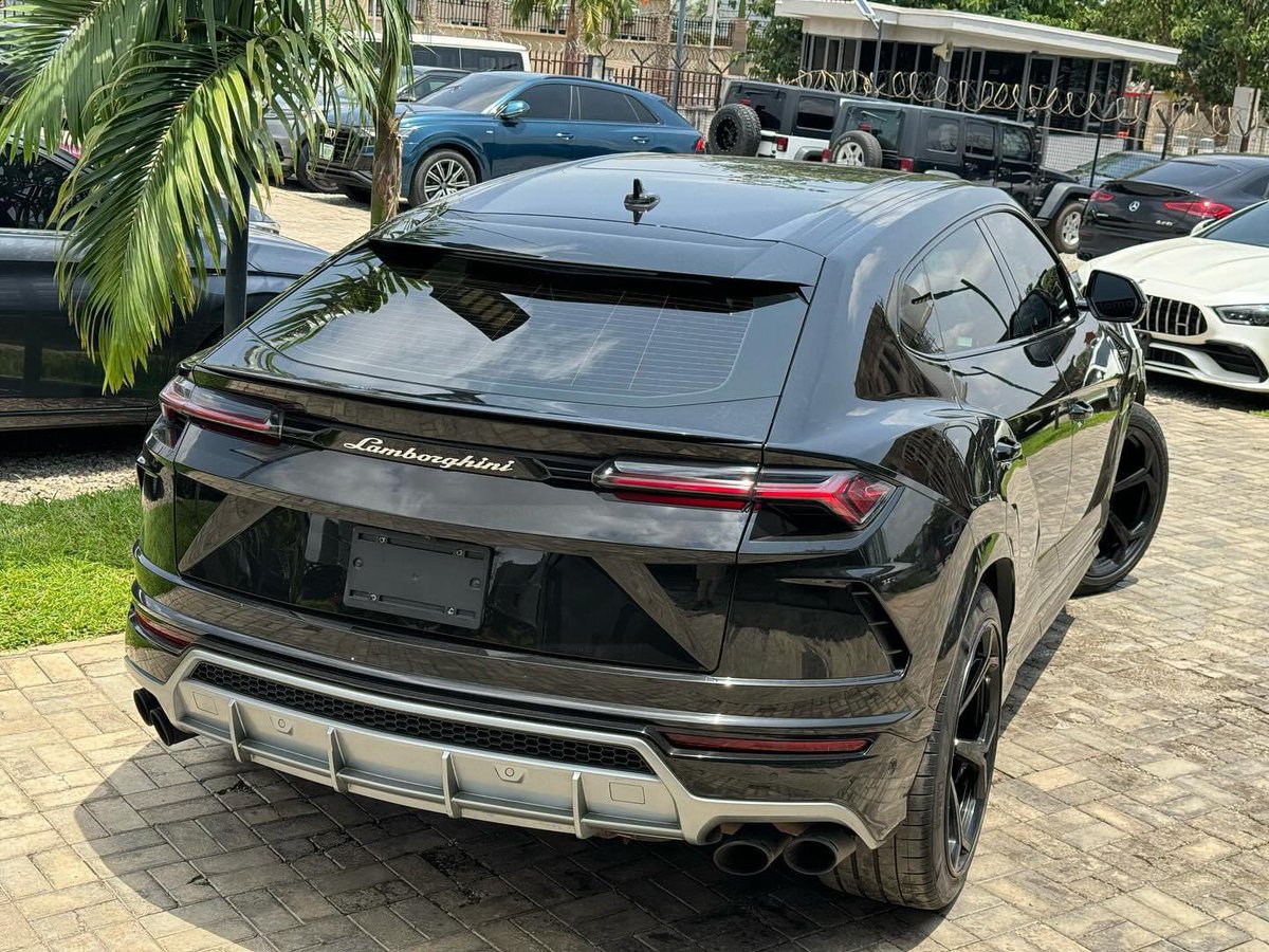 E Sharp 🔥 

Lamborghini Urus
2020
Price:375M Only
Location: Abuja