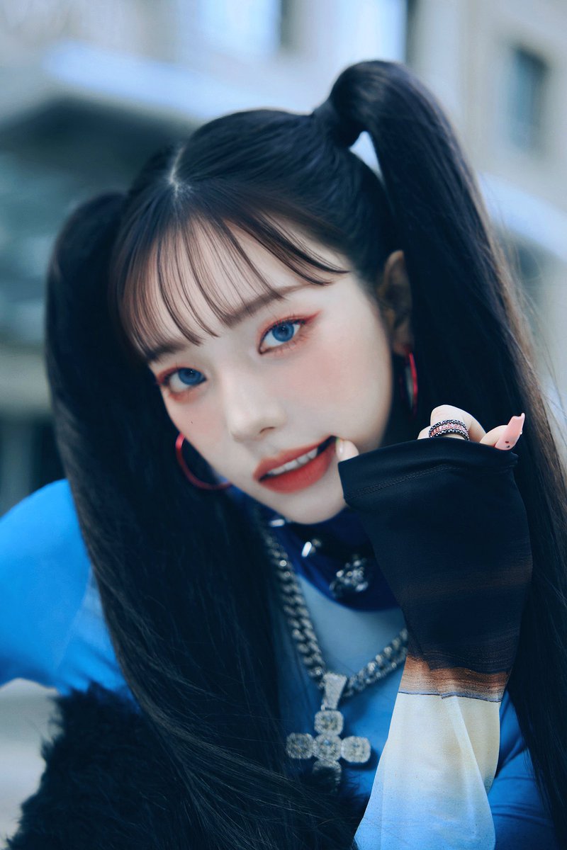 Cevher20896617's tweet photo. 🫐🫐🫐

 #KARINA #카리나    #柳智敏   #aespa https://t.co/e9xbuTFFcp