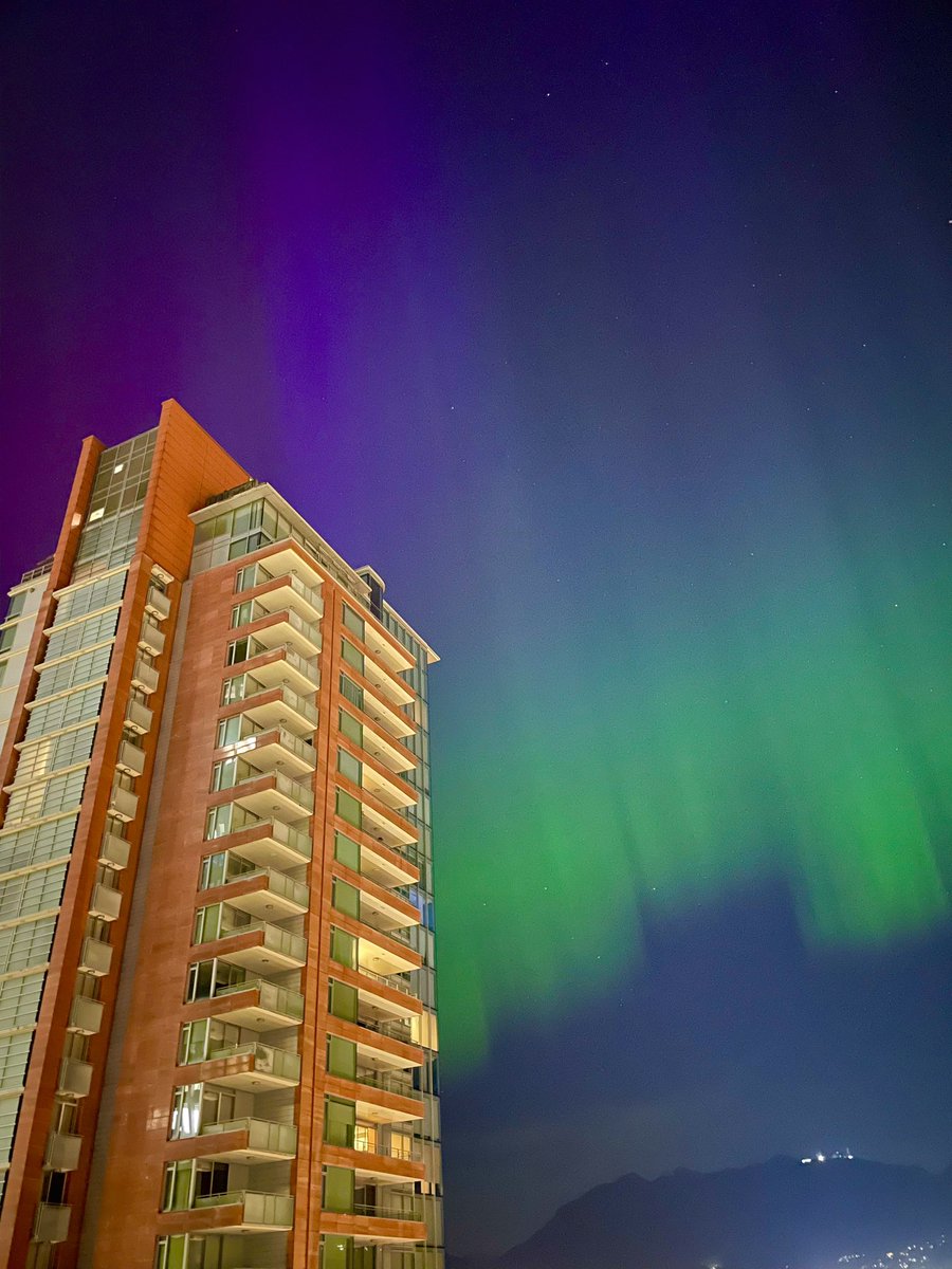 Last night in Canada and treated to this from the hotel balcony in Vancouver. Pic from my iPhone 12! Have seen aurora before in Tasmania but never this bright.