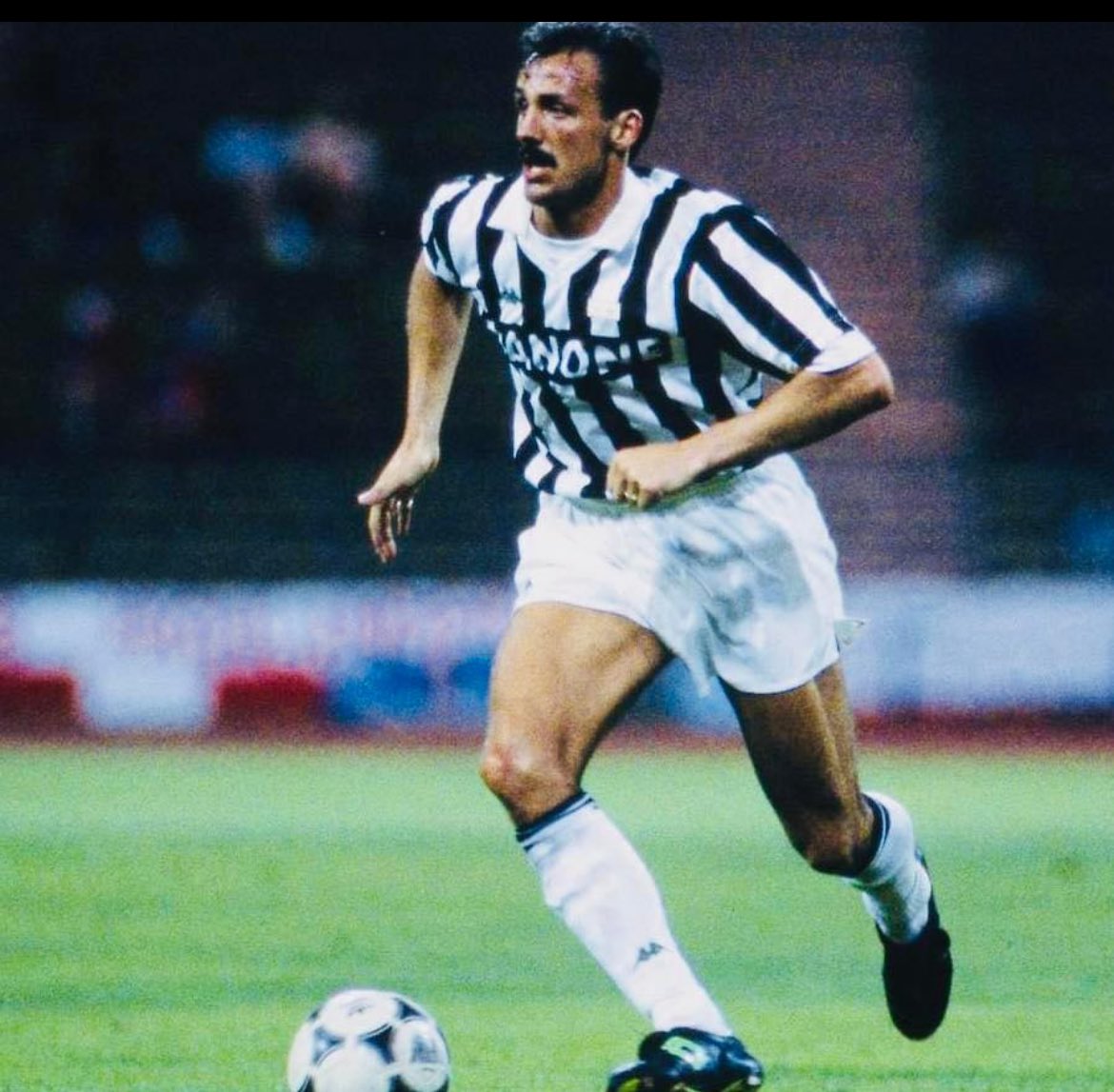 Lørê Black & White ◼️◽️ tweet media