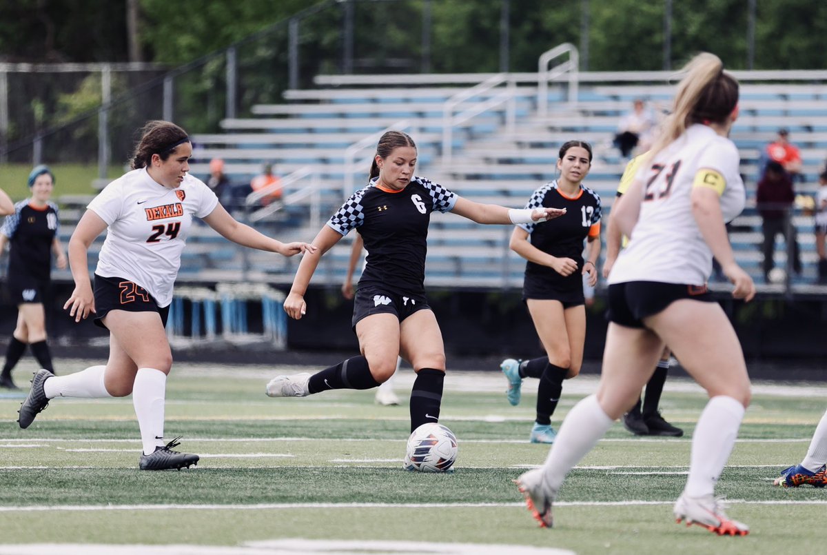 Congrats to our @WBHS_GSOCCER for their 1-0 IHSA Regional QF victory over DeKalb! Lillian Macias scored with 3 minutes remaining in the game! The Warriors advance to the IHSA Regional SF on Tues (5/14) at Batavia High School (5 PM)! 📸@piehousesix #DubsUp @dkrausewb