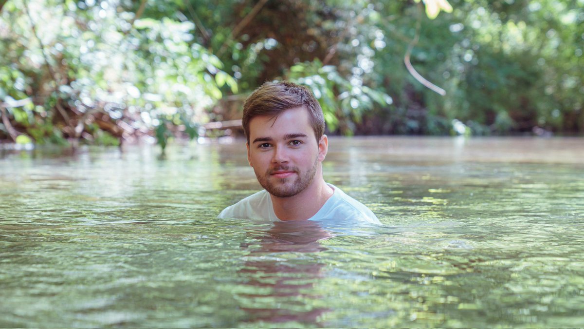 And the newbie makes his debut. #countryboy #smalltownboy #waterman #cahabariver #smalltown #fashionphotography #fashion #wetclothes #likeaboss #photoshoot #malemodel #gqstyle #smalltownlife #model #modeling #modellife #modelmayhem #trussvilleal