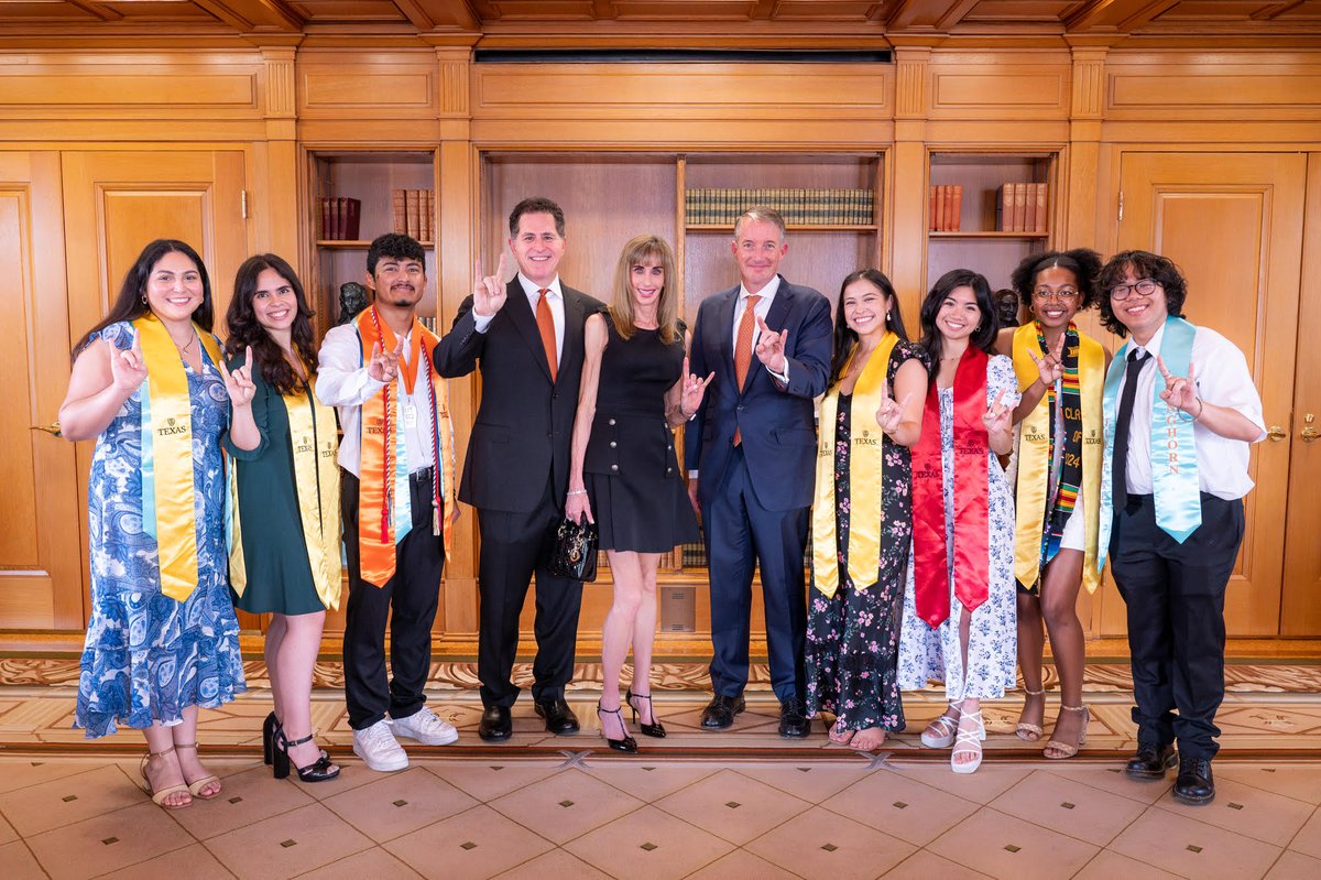 Congratulations to the 1400 graduates in our first UT for Me graduating class at @UTAustin – including more than 900 @DellScholars! Susan and I are thrilled to celebrate your achievement and can't wait to see how you change the world! 🎓🤘🎉🚀