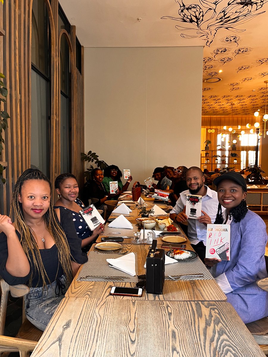 #BookClubSaturday with author <a href="/AngelaMakholwa/">Angela Makholwa</a>  was lit! 🔥 
An insightful session digging into her debut novel ‘Red Ink’ and the story of the notorious Napoleon Dingiswayo.
Angela absolutely indulged our queries and curiousities. Glorious indeed. 

See you next month 😙