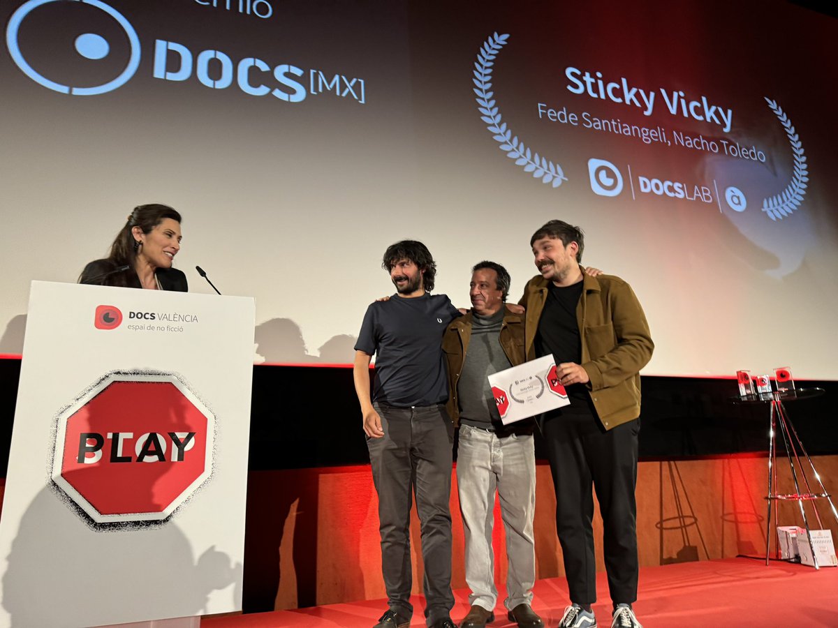 @EGEDA_Comunica @suicafilms @BboSubtitulado @Avant_assoc 🌟 Fede Santiangeli y Nacho Toledo, creadores de ‘Sticky Vicky’, se llevan a casa el Premio DocsMX, que cubre gastos de viaje, hospedaje y acreditación para participar en el 16° DocsLab del 19° @DocsMX