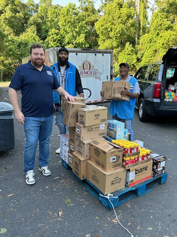 Thank you so much to @Walmart, @McDonalds, @Publix, @FeedingFlorida, and @4riversbbq for all of your help today with donations! #FloridaStrong!
