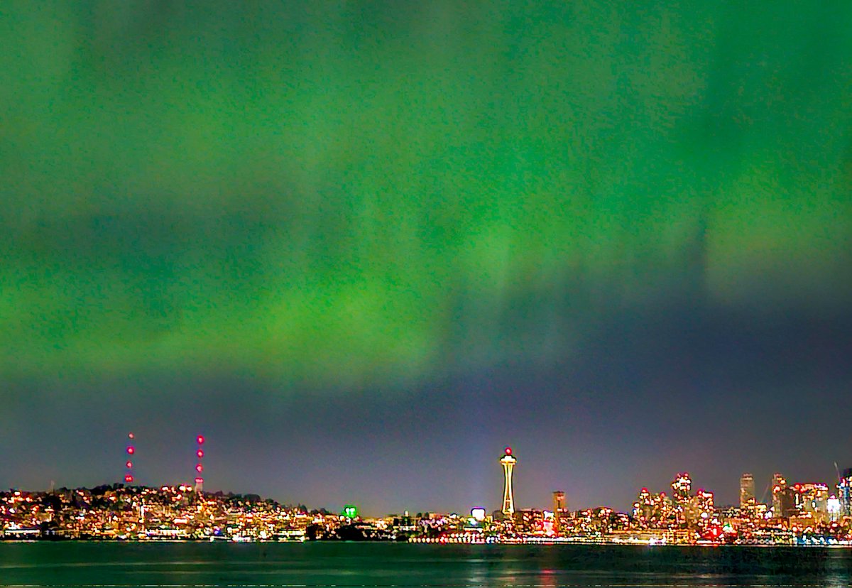 SeattleWXGuy's tweet photo. If you were out watching the #Auroraborealis last night,  congrats, we all just got the equivalent of 75 CT scans of radiation in one night.  #Joking https://t.co/ZAy50F3pUC