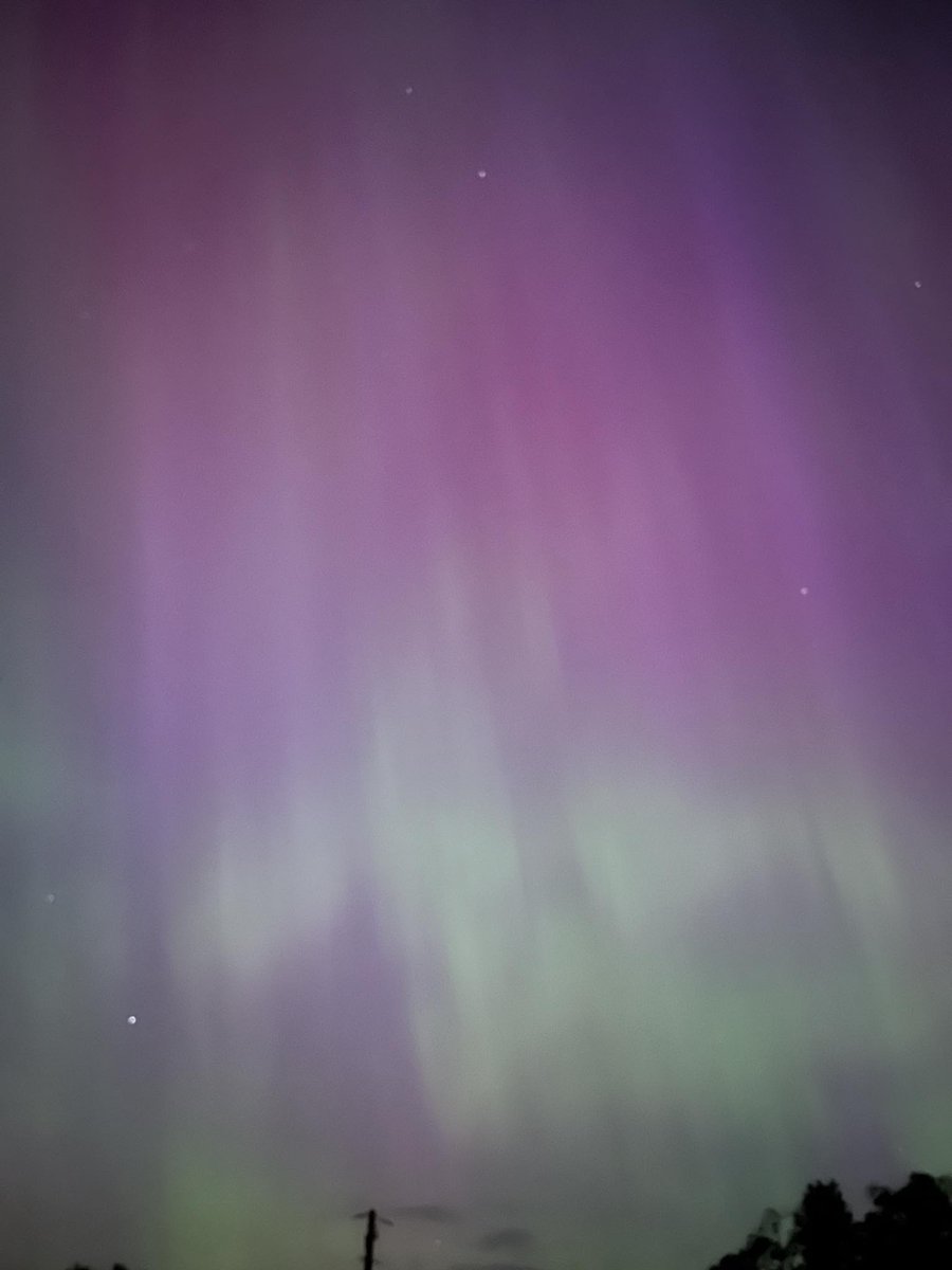 seen the northern lights for the first time last night 10/10 no notes