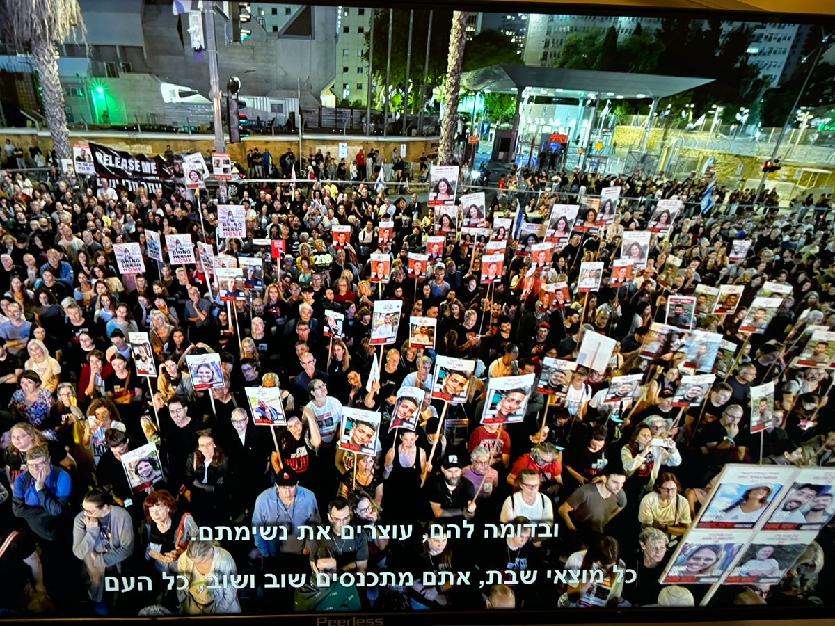 Huge crowd, on Hostage Square, tonight, in Tel Aviv. We only need, now, the victory of #EdenGolan and #Israel…