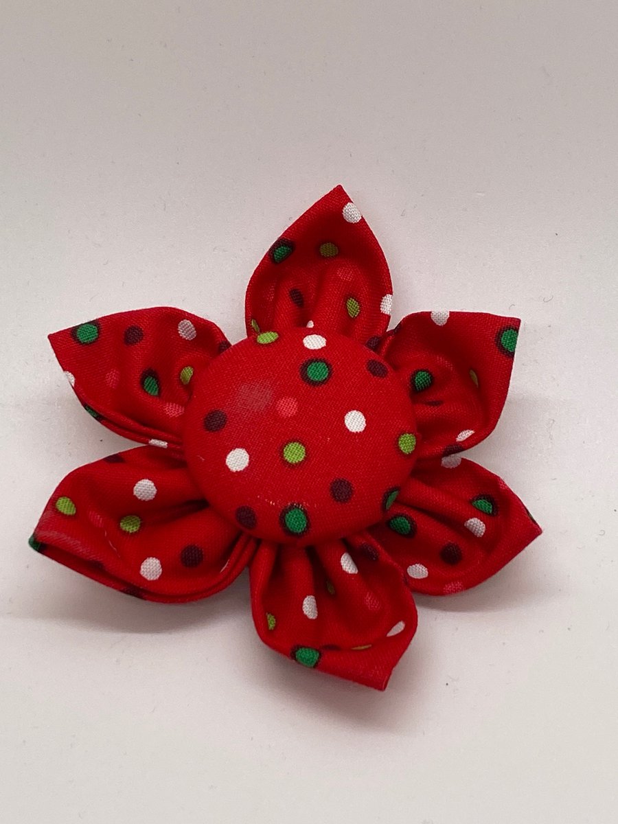 Christmas collar flower , Dog collar flower, Christmas flower , Pet Bowtie, over the collar, Dog Life, Dog Bowtie, Christmas dog bow tuppu.net/ff8cba37 #July4th #MemorialDay #GiftsforMom #MothersDay #FathersDay #giftsunder10 #OverTheCollar