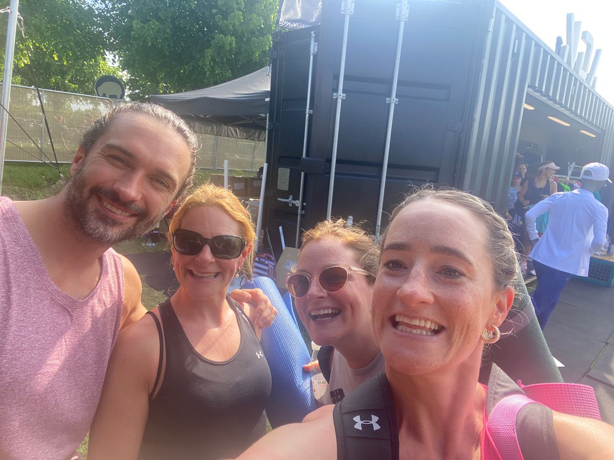 Had a really fun day @WellFestIrl with my sisters. Even managed a selfie with @thebodycoach