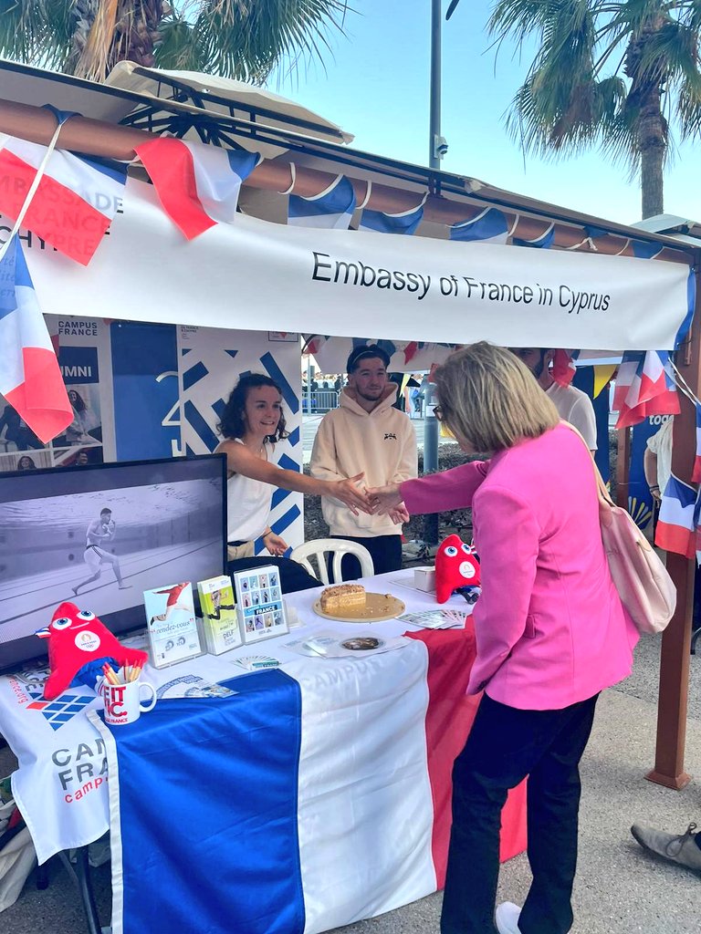 Team @FranceaChypre was happy to celebrate the 20th anniversary of #Cyprus' accession to the #EU in Limassol, another occasion to enhance the opportunities provided by 🇪🇺. Thank you President @Christodulides, Minister @ckombos and @SKyriakidesEU for visiting the 🇫🇷 booth.