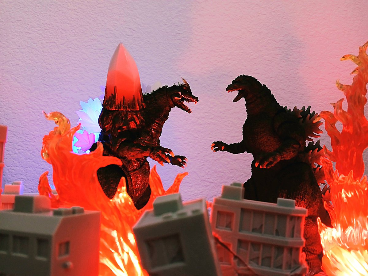 Godzilla vs. SpaceGodzilla 
#Godzilla #SpaceGodzilla
#Godzillamovies #photography
#toyphotography #kaijutoyphotography