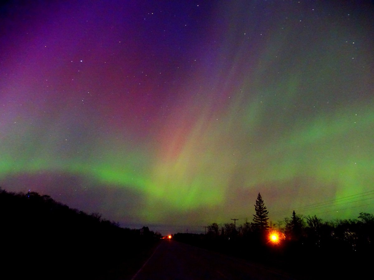 'The Painted Eastern Sky Over the Dawson Trail' - May 10, 2024 Aurora in La Coulee, Manitoba #May2024 #Spring2024 #aurora #auroraborealis #NorthernLights  #auroraphotography #nightphotography #DawsonTrail #LaCoulee #SteAnneRM #Manitoba #paintedsky