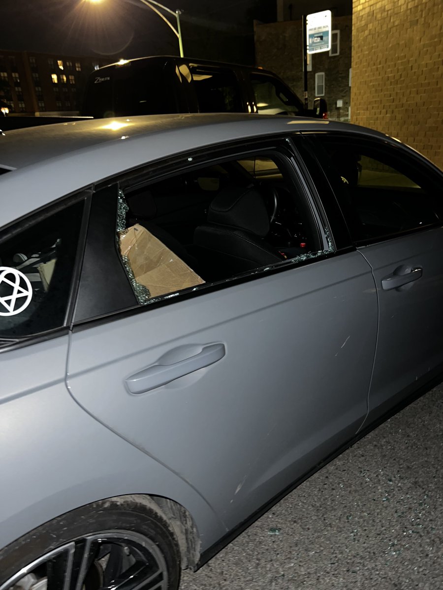cameraguygimmik's tweet photo. car was broken into last night at logan square. stole all of my camera equipment. $8,000 worth of shit. if you wanna help out cool if not whatever idk. this is how my make a living. completely heartbroken. thanks.

dashymedia@gmail.com paypal
nickconsalvo94 venmo https://t.co/sxSdzslodz
