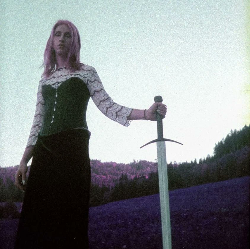 We have released our first single with Knowing the Oak Tree. 🧚

open.spotify.com/track/0hGGgaCt…