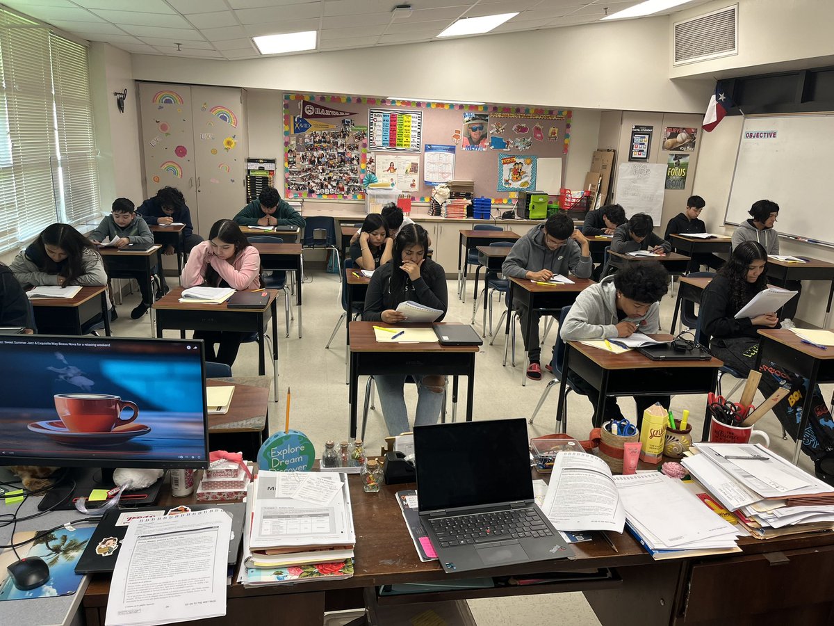 ceciliamewa's tweet image. Last boot camp for my AP Spanish Language and Culture Students @Bussey_Owlets @BusseyAVID thanks to Janet Woods @SachseHS2024 for your support #PassingTheTest