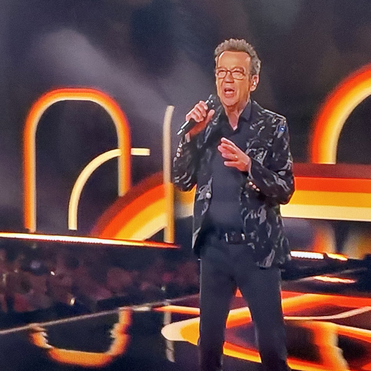 alexsinos's tweet photo. Angel Llacer abriendo la gala #Eurovision2024 #EurovisionRTVE #eurovision https://t.co/82tyBlj91E