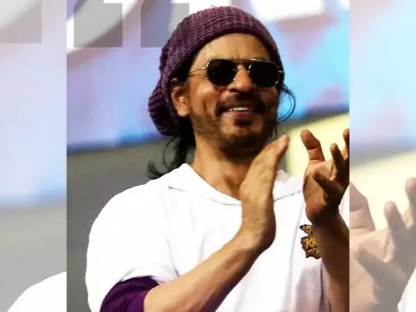 BLOCKBUSTER @KKRiders . WE ARE THE FIRST TEAM TO REACH THE PLAY-OFFs . Let's shout the Loudest #AmiKKR . #AmiKKR #IPL2024 #SRK #ShahRukhKhan