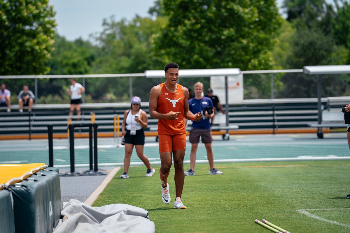 Texas T&F/XC tweet media