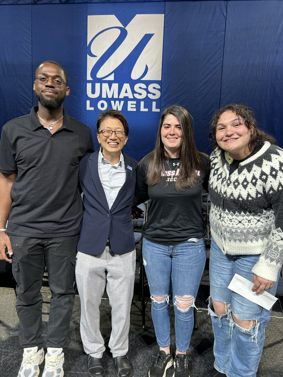Chancellor Julie Chen (@chancellor_chen) on Twitter photo Call me biased but I think <a href="/UMassLowell/">UMass Lowell</a> had the best commencement speakers of the spring. Congratulations to our speakers (and students) Abigail Drezek ’21 ’24, Archange Lombo ’24 and Cassidy DeMalia ’24. Thank you for your memorable, inspirational remarks #UML2024 Call me biased but I think <a href="/UMassLowell/">UMass Lowell</a> had the best commencement speakers of the spring. Congratulations to our speakers (and students) Abigail Drezek ’21 ’24, Archange Lombo ’24 and Cassidy DeMalia ’24. Thank you for your memorable, inspirational remarks #UML2024