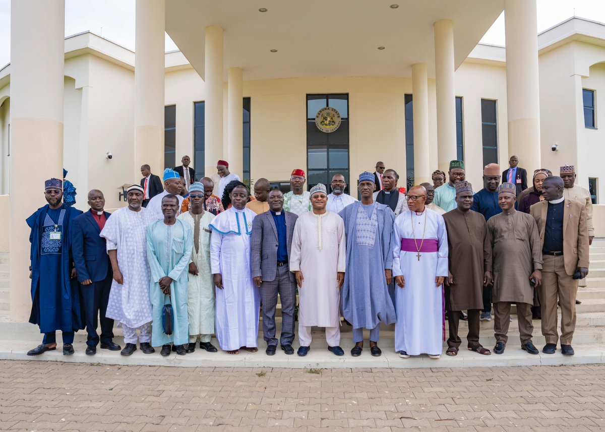 Earlier today, I hosted the newly elected members of the Christian Association of Nigeria (CAN), Kaduna State Chapter. They were led to Sir Kashim Ibrahim House by the new Chairman, Rev. Caleb Ma’aji. In his remarks, the CAN Chairman commended the State Government for its