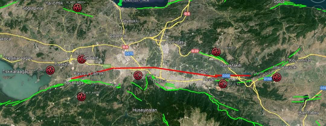 Haritada görünen kırmızı  çizgiler Bursa  ilinin alüvyon altından geçen ve arazi gözlemleriyle görülmeyen ancak jeofizik ve sismik çalışmalar ile belirlenmiş fay hattıdır , bu hat henüz haritalara işlenmemiştir Mustafa Mustafa Bozbey Başkanımızın Nilüfer Belediyesi Başkanlığı…