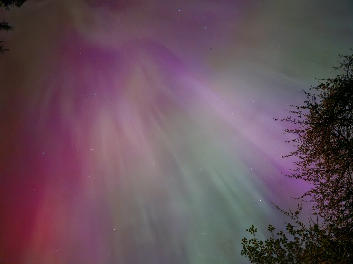 Aurora from Whitefish May 10 #mtwx @NWSMissoula @NWSSPC @NOAA