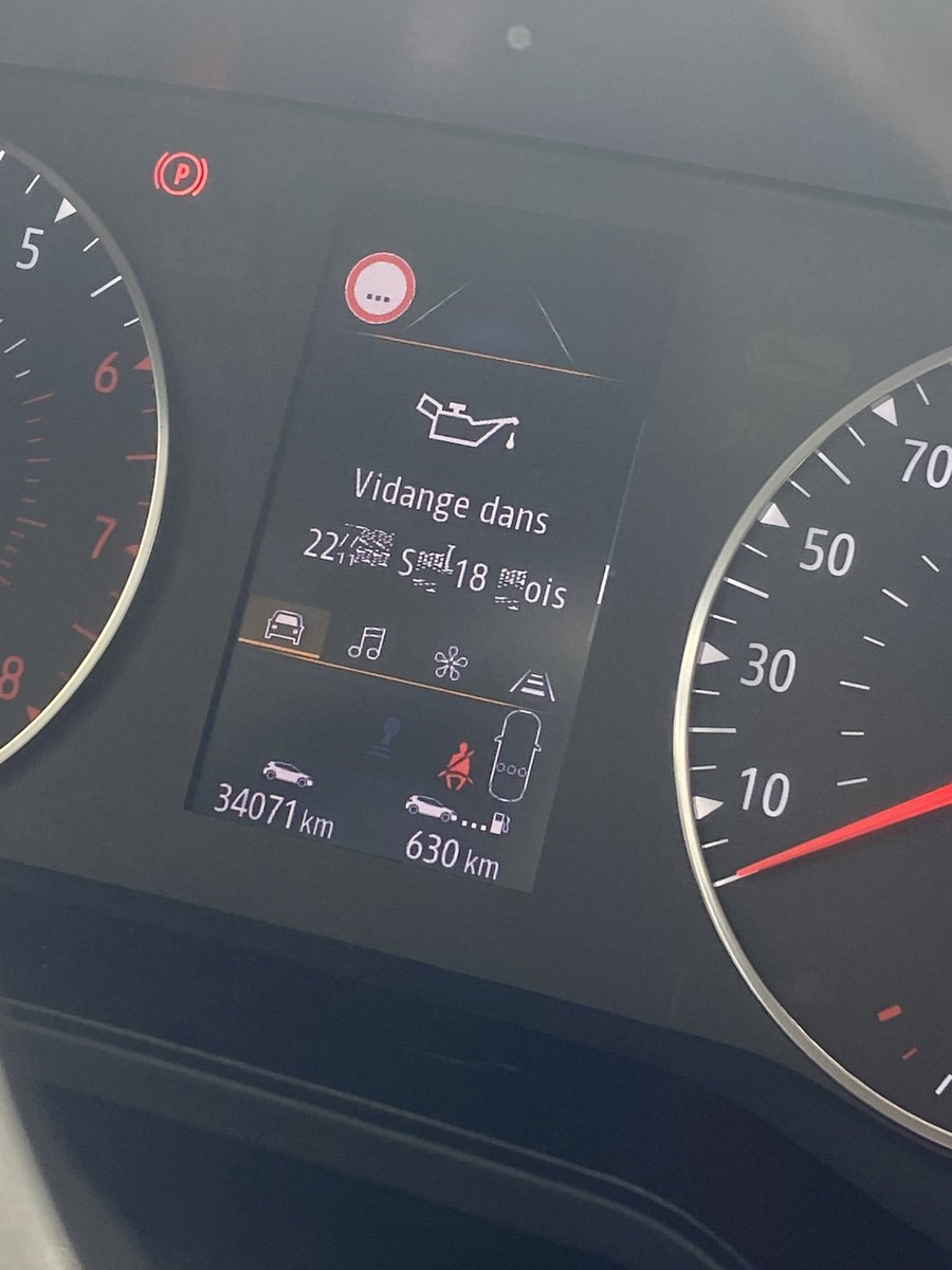 JAMESGVP's tweet photo. @renault_fr Bonsoir, comment puis-je enfin obtenir du personnel compétent ? Cela fait un an que je rencontre des problèmes avec ma Clio 5. Deux fois par mois ! Problème de radar, moteur qui s'arrête seul, écrans qui dysfonctionnent. Hier, ma voiture n'avait plus aucun frein ! https://t.co/J5RkJQ2b9A