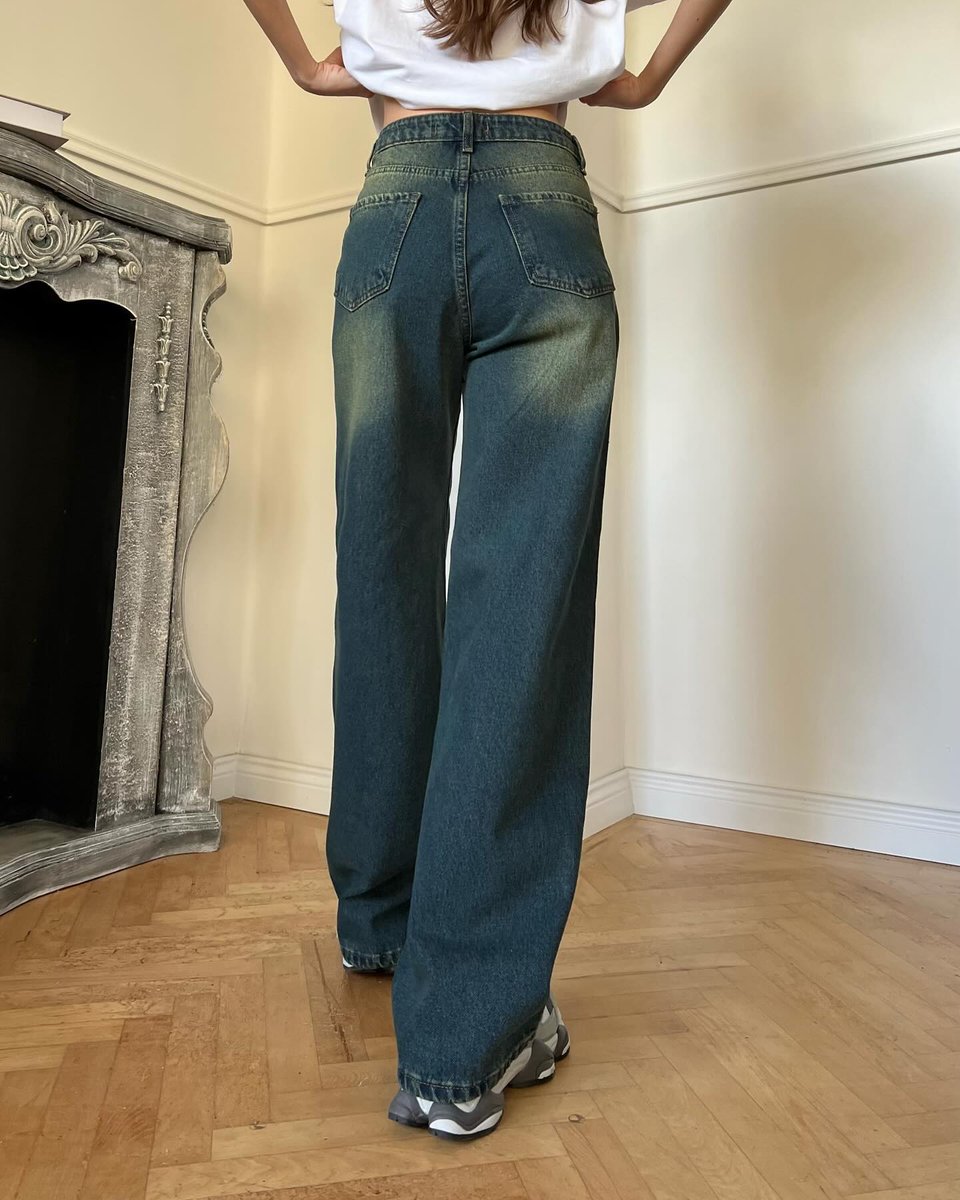🆕️ تشكيلة جديدة | Wide Leg Vintage Jeans.
السعر: 135 دينار
المقاسات 32,34,36,38,40,42
متوفر خدمة أدفع لي، موبي كاش، يسر باي، مصرفي باي
ومتوفر الدفع عن طريق البطاقات المصرفية المحلية 💳

العنوان/بنغازي، فنيسيا شارع عبدالصمد قبل براند اوتليت.
يوجد لدينا توصيل لجميع مدن ليبيا 🚚