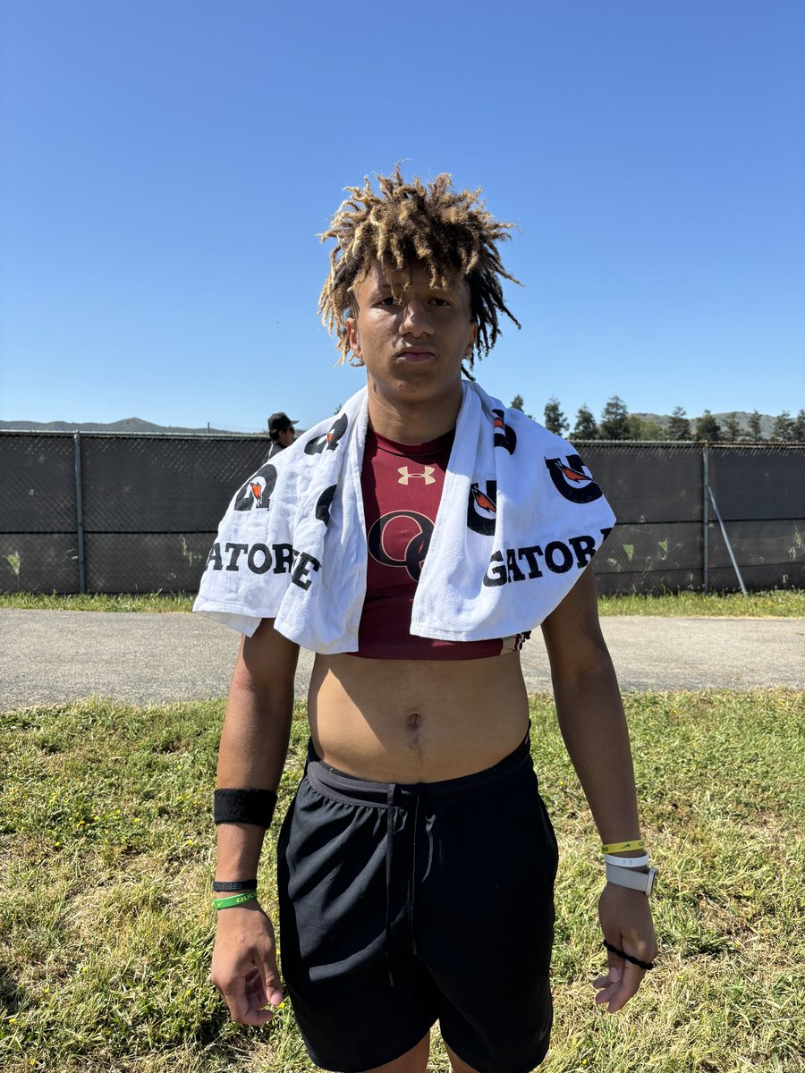 2025 TE @stevieajr out of Oaks Christian HS (Calif.) has stood out today at the Simi Valley tourney. 6-3 215 can stretch the field vertically, wide catch radius, and had a couple of impressive catches in traffic throughout the day.