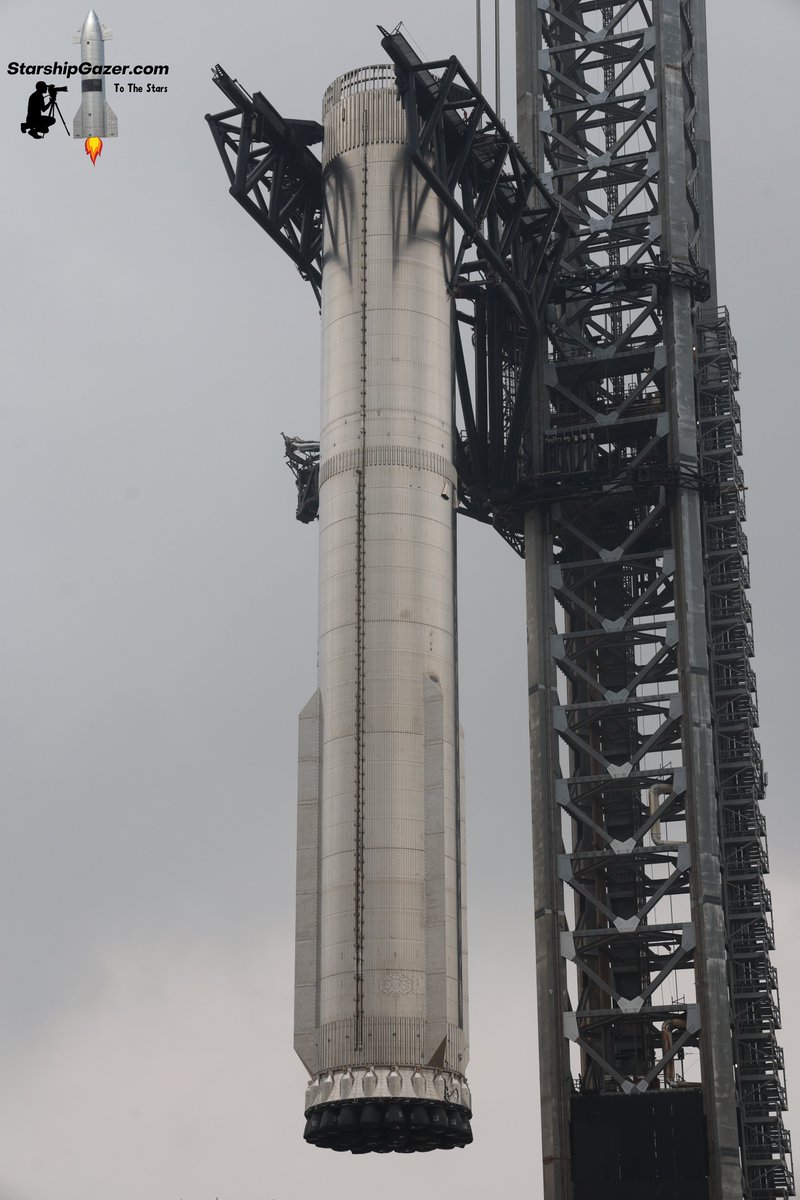 Booster 11 was lifted onto the orbital launch mount today for upcoming testing. 5/11/224