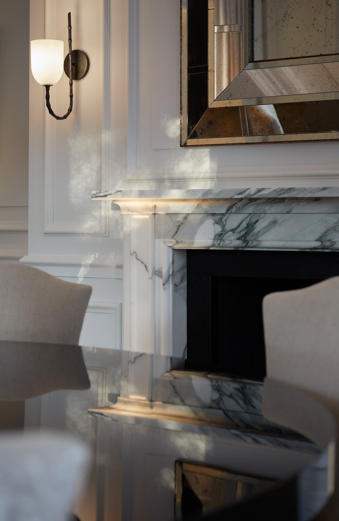 #diningroom #dining #chair #fireplace #marble #fire #natural #light #lighting #elegant #interiors #interiorstyle #luxurylifestyle #interiordesign #mood #home #interior #architecture #uk @louisebradleyinteriors 📷 #raymain57 @raymain57