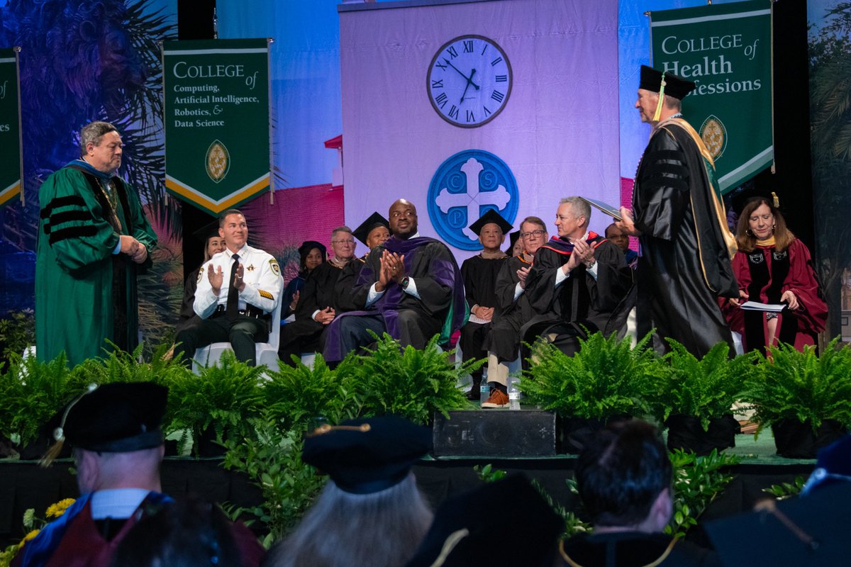 ⭐𝗖𝗼𝗻𝗴𝗿𝗮𝘁𝘂𝗹𝗮𝘁𝗶𝗼𝗻𝘀 𝗚𝗿𝗮𝗱𝘂𝗮𝘁𝗲𝘀⭐️ Sheriff Chad Chronister was honored to be the Keynote Speaker at the Saint Leo University Commencement Ceremony. It was an inspiring occasion, witnessing members of our community pursue their dreams and receive the tools to