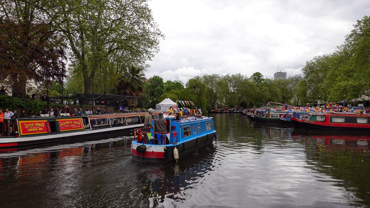 We had such a good day recently at the @canalcavalcade in Little Venice, London. 🥳🎪 
It was a great event and we loved watching the boats in the parade showcase the #fundbritainswaterways campaign! 

Overall as super lovely day and we are glad we went!