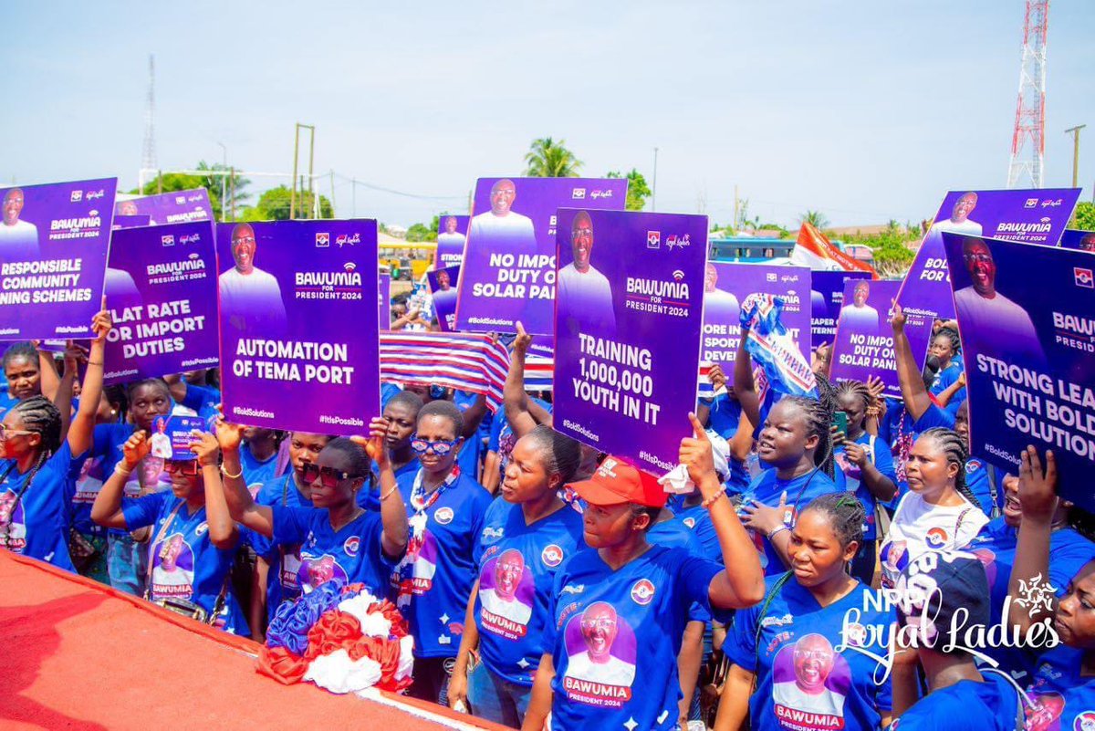 This is Ho in the Volta Region, not Kumasi. The people have vowed to choose development over party colours. John Mahama and The NDC should forget about the Volta Region. Thanks to @nanadavyrus and his able team @npployalladies for organising this massive walk-in Ho.…